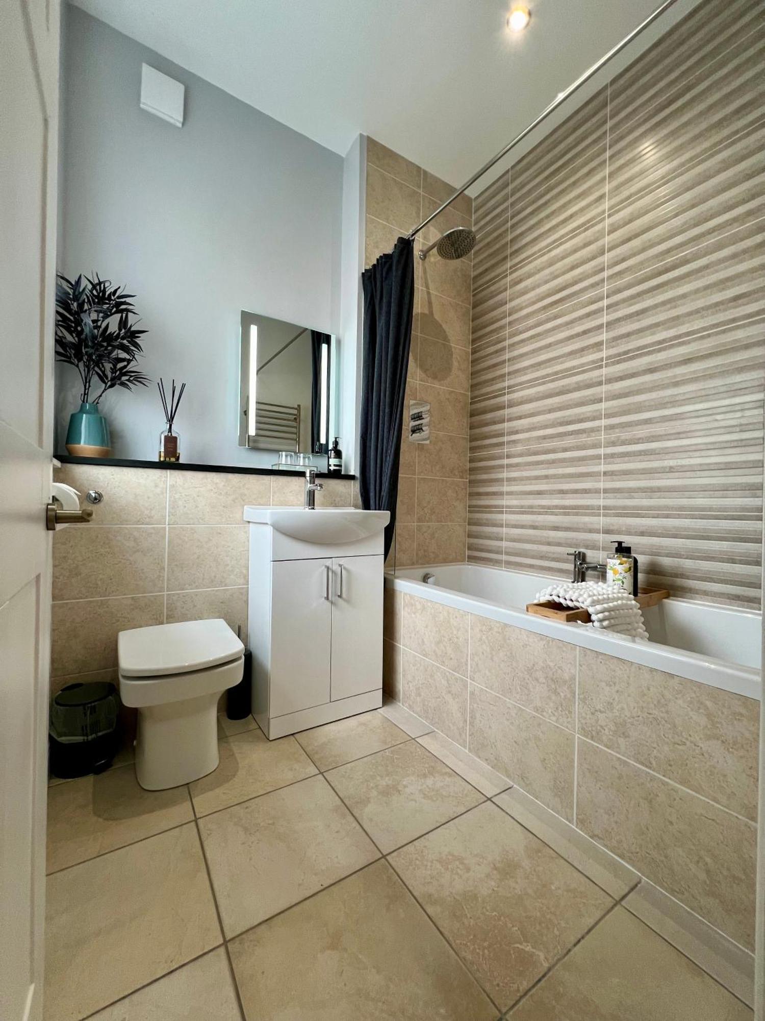 Private Double Room With Ensuite, No Breakfast, Truro City Centre Exterior foto